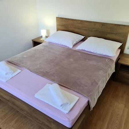 Apartments Mihalic Šilo Εξωτερικό φωτογραφία