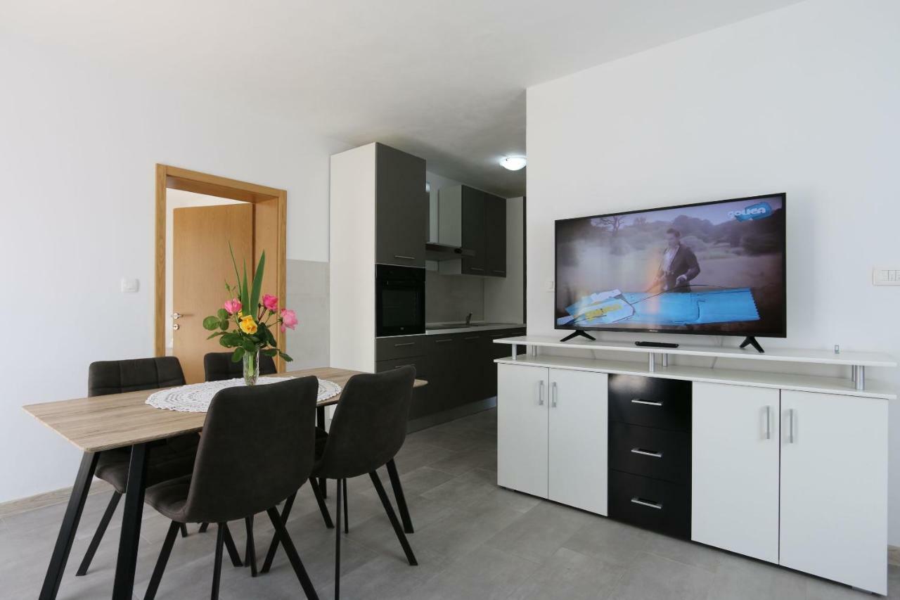 Apartments Mihalic Šilo Εξωτερικό φωτογραφία