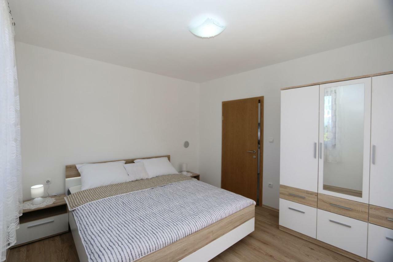 Apartments Mihalic Šilo Εξωτερικό φωτογραφία