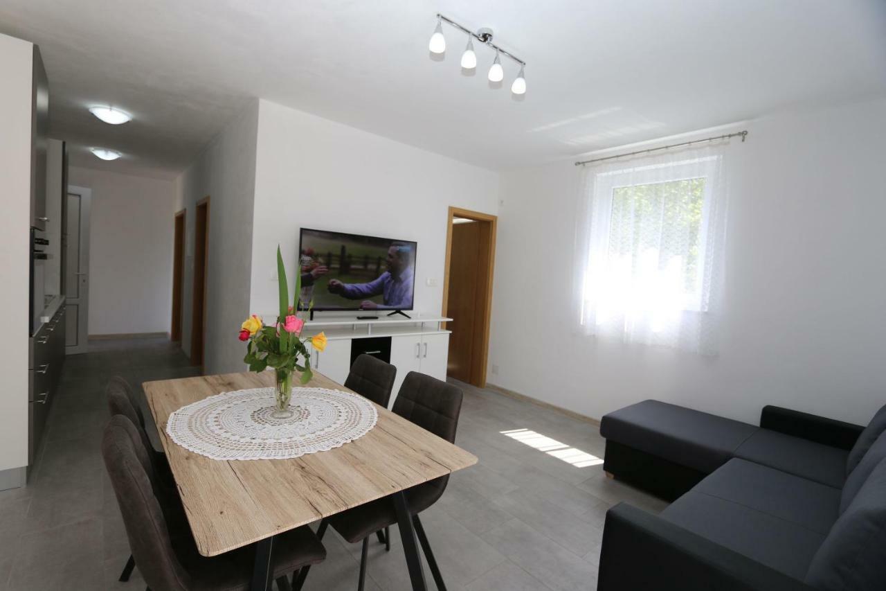 Apartments Mihalic Šilo Εξωτερικό φωτογραφία